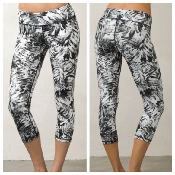 Prana Pants - PRANA Roxanne Capri Legging Black Paradise Palm Leaves Women's Mid Rise Cropped